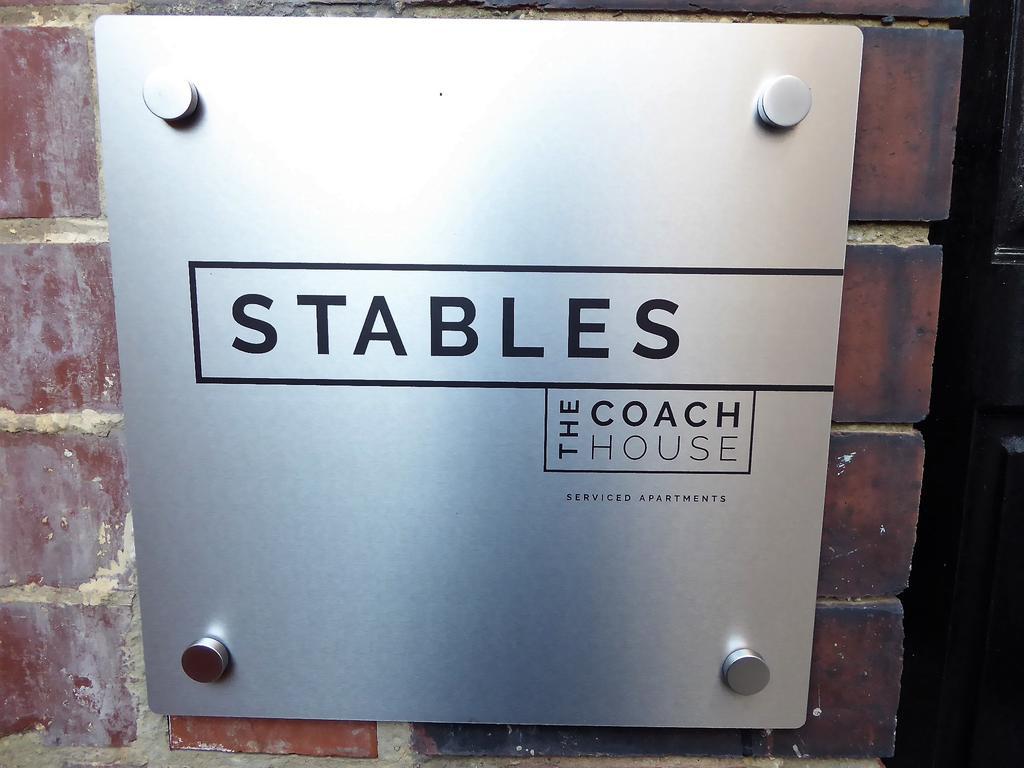 Stables At The Coach House Apartments リーズ エクステリア 写真